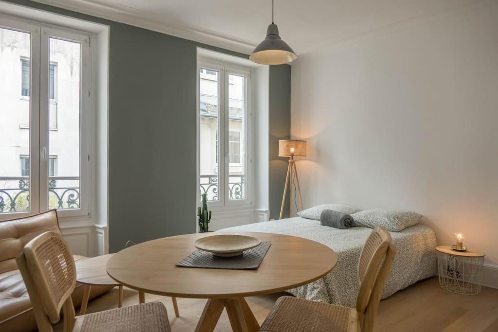 Charmant Studio Vue Cathedrale Quartier Historique Apartment Orleans Bagian luar foto