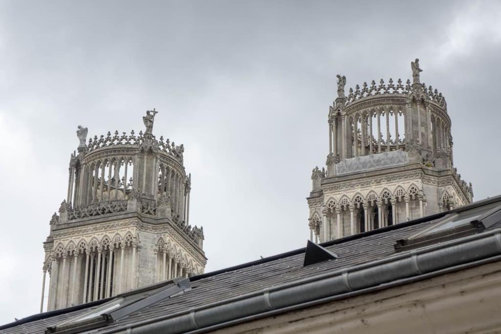 Charmant Studio Vue Cathedrale Quartier Historique Apartment Orleans Bagian luar foto