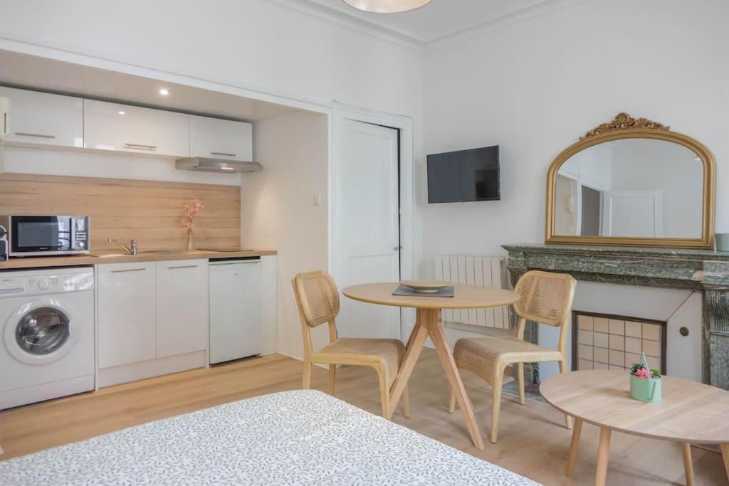 Charmant Studio Vue Cathedrale Quartier Historique Apartment Orleans Bagian luar foto